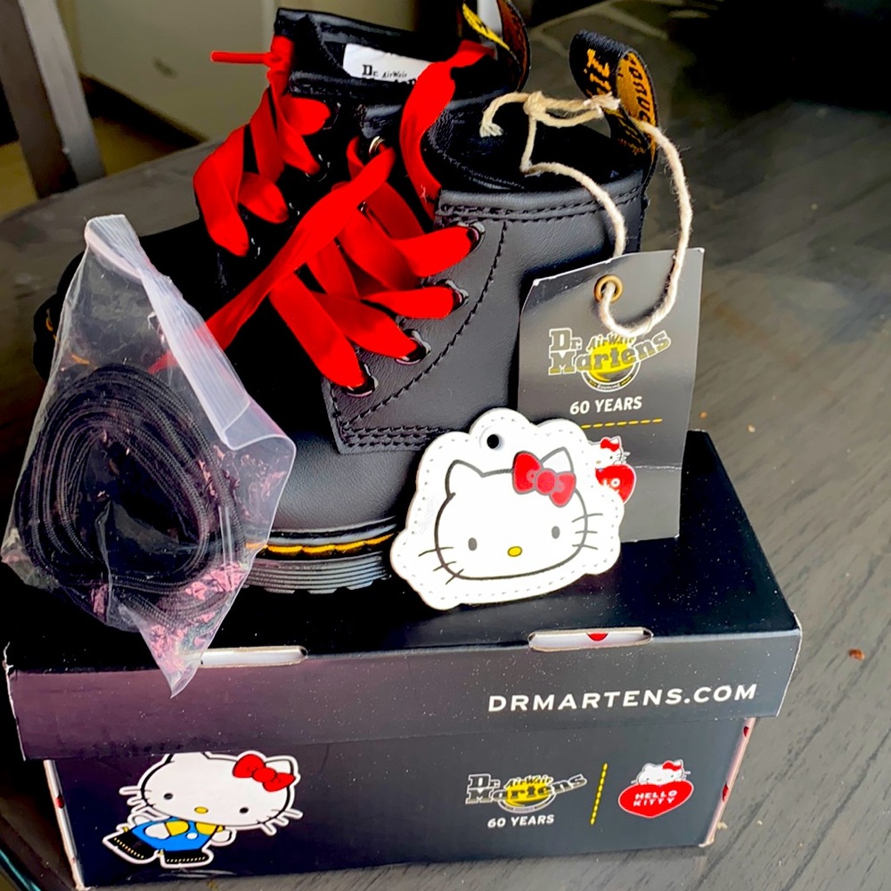 Dr martens 1460 hello kitty toddler sz5